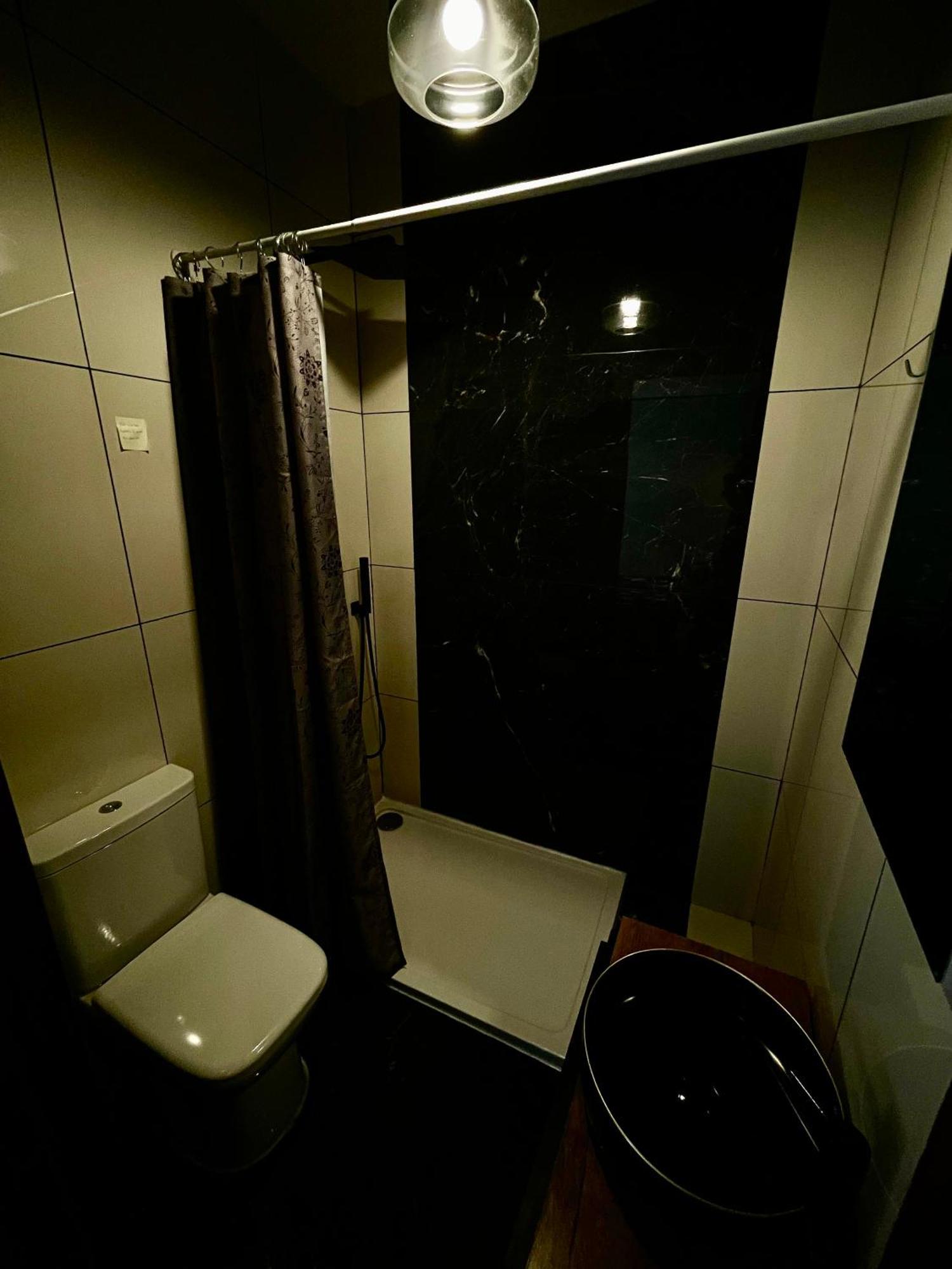 Airport Accommodation Deluxe Bedroom And Private Bathroom Near Airport Self Check In And Self Check Out Mqabba 외부 사진